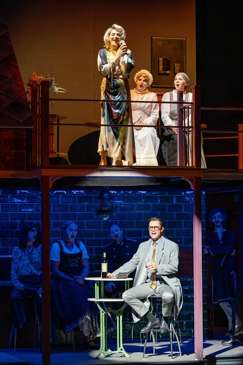 Hello! Again? © Tom Schulze