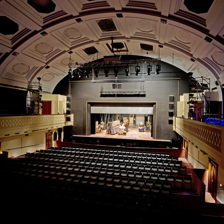 Die Musikalische Komödie im Haus Dreilinden, gesehen von der Fotografin Kirsten Nijhof.